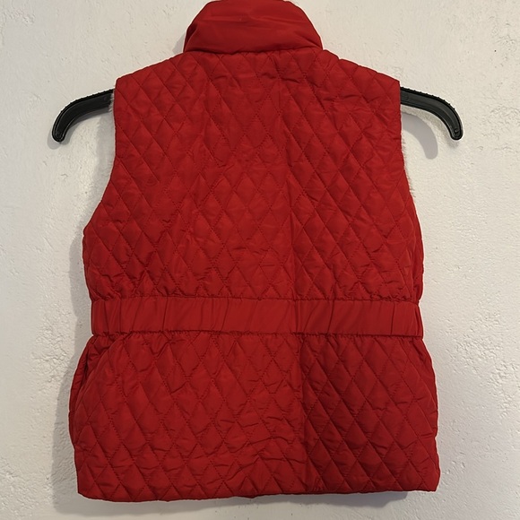 Girls Red Puffer Vest with White Fur - Picture 7 of 9